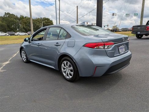 Used 2023 Toyota Corolla LE image 6