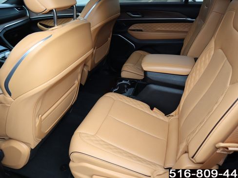 Used 2023 Jeep Grand Cherokee L Summit image 19