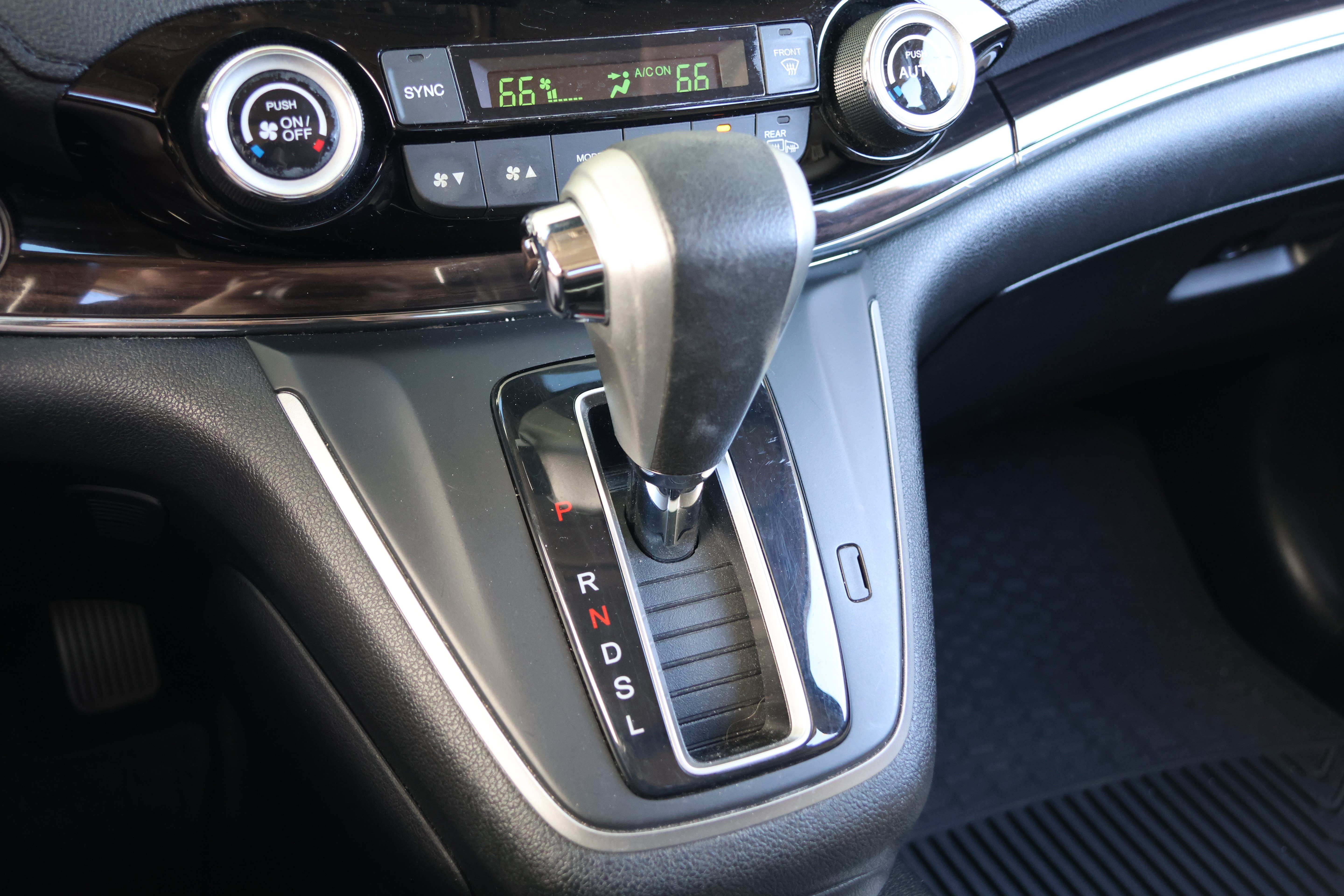 Used 2015 Honda CR-V Touring image 25