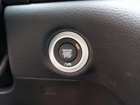 New 2026 Chrysler Pacifica Select w/ S Appearance Package FWD image 17
