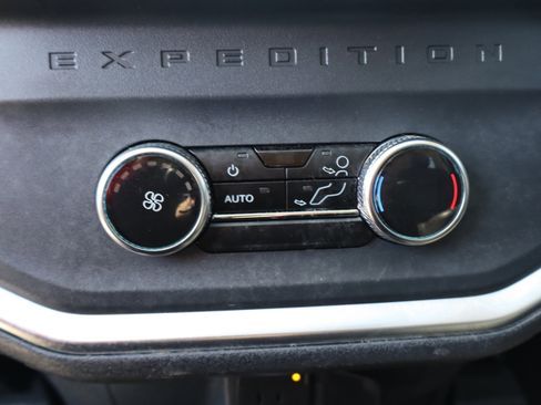 Used 2025 Ford Expedition Active AWD/4WD image 25