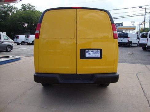 Used 2018 GMC Savana 2500 Extended w/ Driver Convenience Package RWD image 4