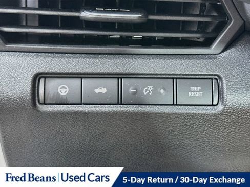 Used 2023 Nissan Altima 2.5 SV w/ SV Premium Package FWD image 15