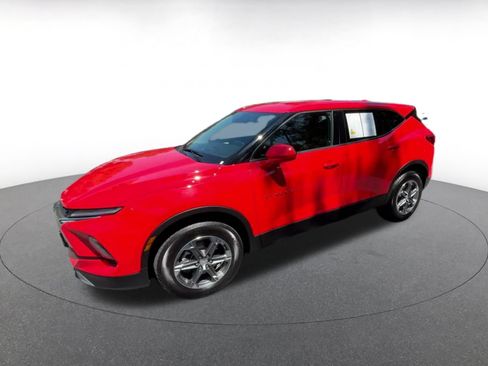 Used 2026 Chevrolet Blazer LT FWD image 6
