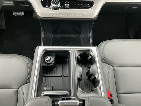 New 2026 Ford Expedition Active image 8