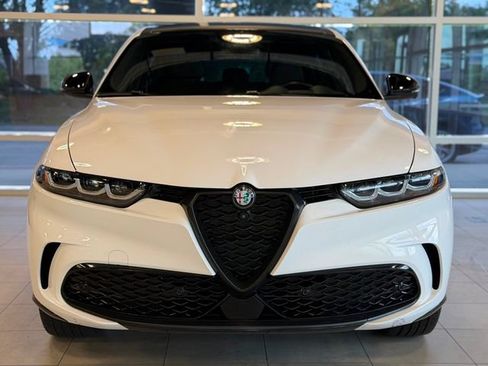 Used 2024 Alfa Romeo Tonale Veloce w/ Active Assist Package AWD/4WD image 2