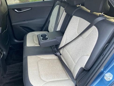 Used 2023 Kia Niro SX Touring image 17