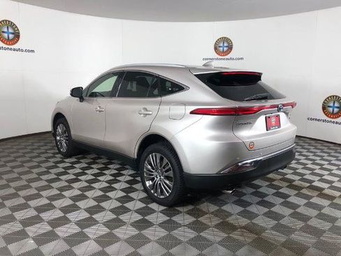 Used 2021 Toyota Venza XLE w/ Softex Package AWD/4WD image 18