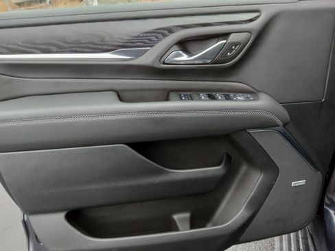 Used 2024 GMC Yukon Denali w/ Denali Reserve Package image 9