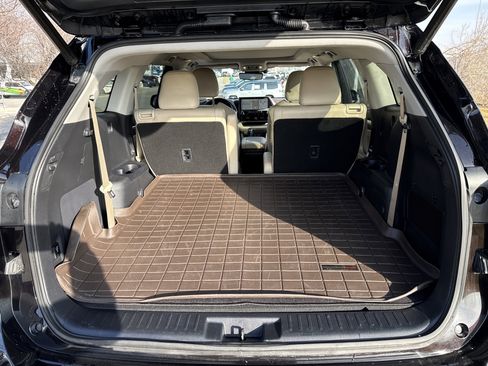 Used 2021 Toyota Highlander Platinum image 23