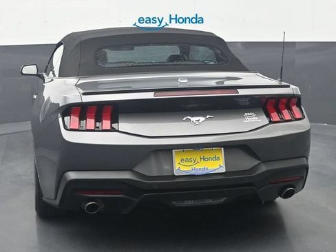 Used 2025 Ford Mustang Premium RWD image 6