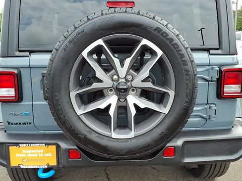Used 2024 Jeep Wrangler Unlimited AWD/4WD image 10