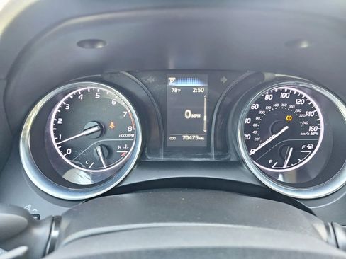 Used 2020 Toyota Camry SE image 17