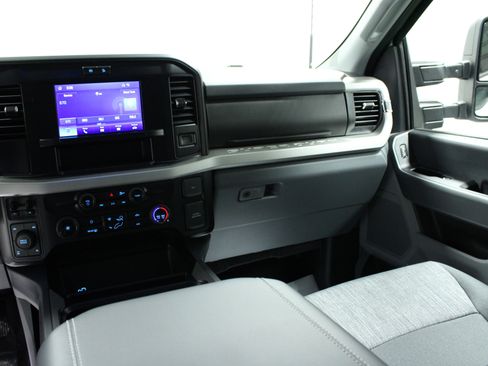 New 2026 Ford F250 XLT image 19