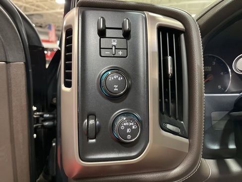 Used 2018 GMC Sierra 2500 Denali w/ Duramax Plus Package image 21