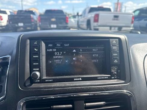 Used 2019 Dodge Grand Caravan SXT FWD image 24