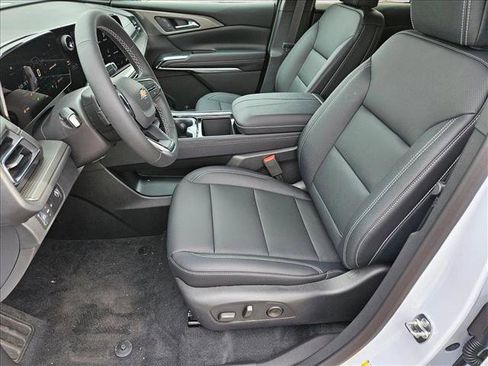 New 2026 Chevrolet Traverse LT w/ Driver Confidence Package image 4