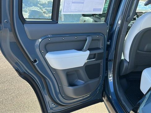 New 2026 Land Rover Defender 110 X-Dynamic SE image 19