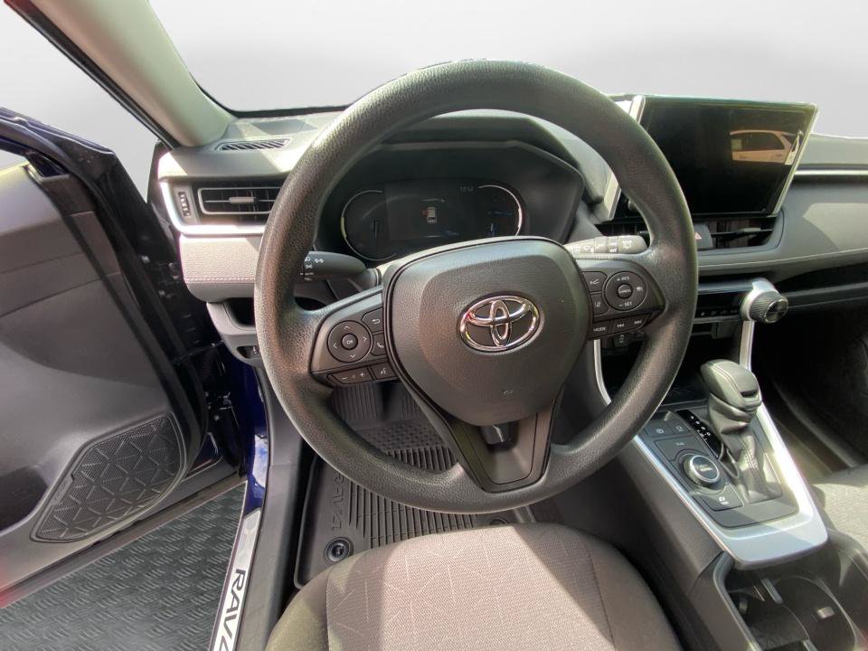 Used 2025 Toyota RAV4 XLE w/ Convenience Package AWD/4WD image 11