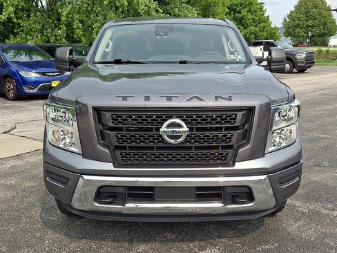 Used 2022 Nissan Titan SV w/ SV Convenience Package AWD/4WD image 8