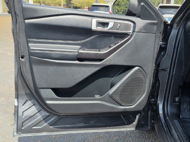 Used 2020 Ford Explorer XLT w/ Equipment Group 202A RWD image 15