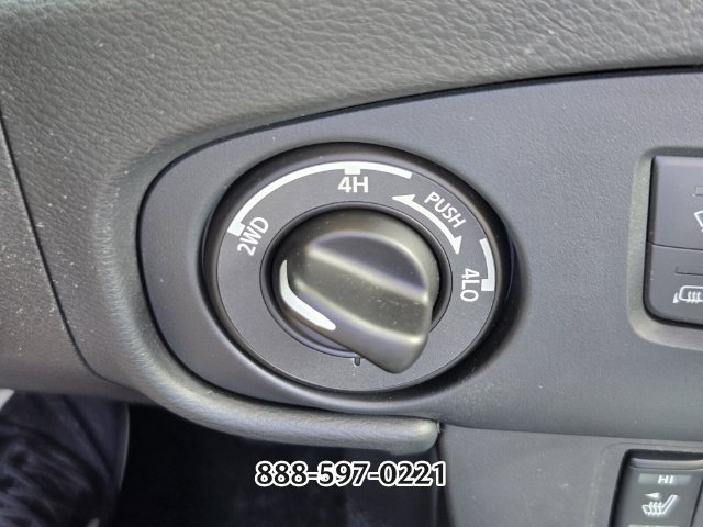 Used 2022 Nissan Frontier SV AWD/4WD image 28
