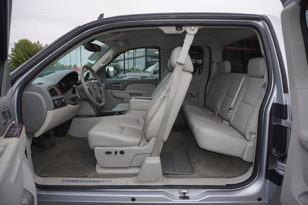 Used 2013 Chevrolet Silverado 1500 LTZ w/ Z71 Appearance Package AWD/4WD image 25
