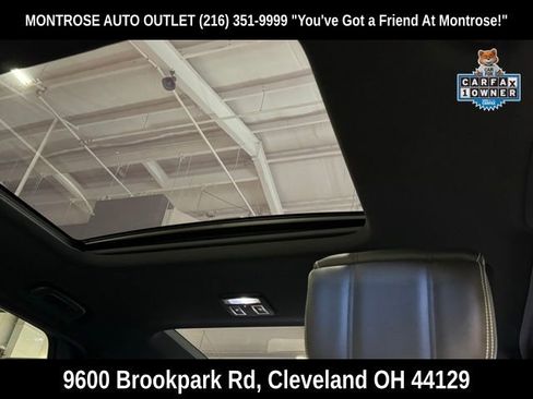 Used 2024 Land Rover Discovery Dynamic SE image 23