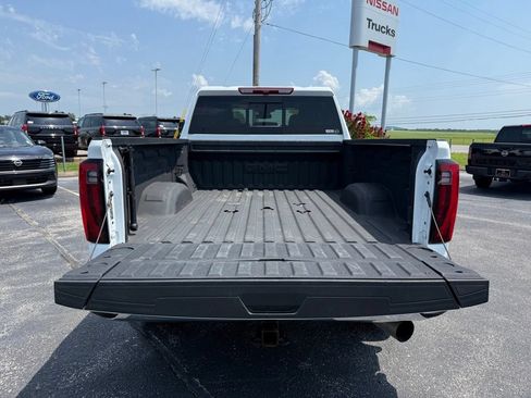 Used 2025 GMC Sierra 2500 SLT w/ SLT Convenience Package AWD/4WD image 34