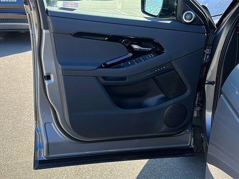 New 2026 Land Rover Range Rover Evoque S image 9