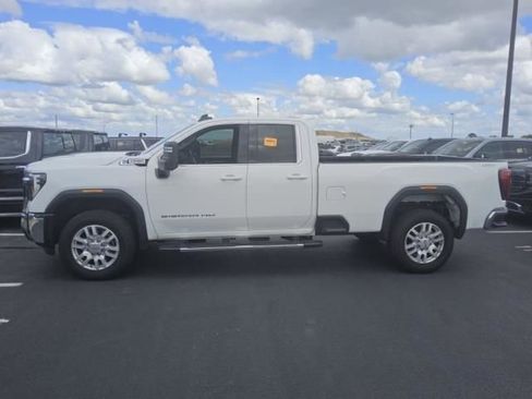 Used 2024 GMC Sierra 3500 SLE w/ SLE Convenience Package AWD/4WD image 2