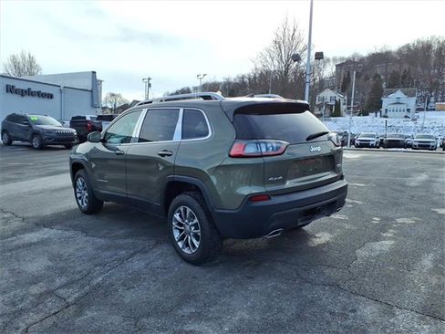 Used 2019 Jeep Cherokee Latitude Plus w/ Comfort/Convenience Group image 5