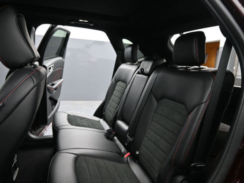 Used 2024 Ford Edge ST-Line image 18