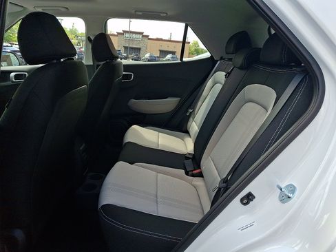 New 2026 Hyundai Venue SEL FWD image 6