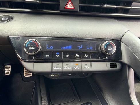 Used 2025 Hyundai Elantra Sport FWD image 12