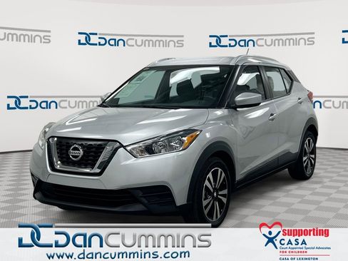 Used 2019 Nissan Kicks SV FWD image 1