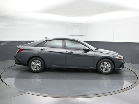 New 2026 Hyundai Elantra SE image 6