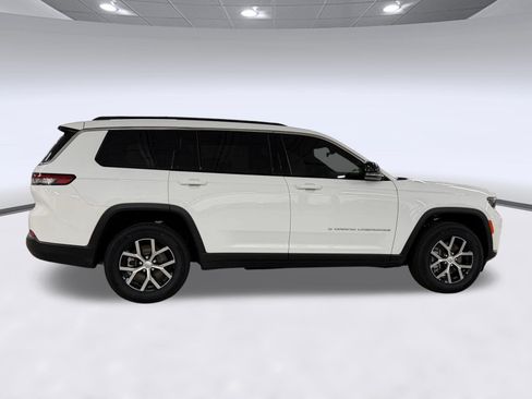 Used 2025 Jeep Grand Cherokee L Limited w/ Trailer Tow Package RWD image 8