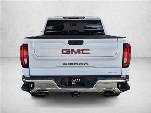 Used 2021 GMC Sierra 1500 SLT w/ X31 Off-Road Package AWD/4WD image 6