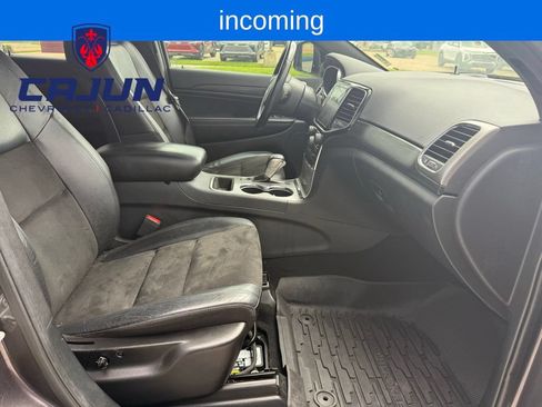 Used 2020 Jeep Grand Cherokee Laredo w/ Laredo X Package RWD image 18
