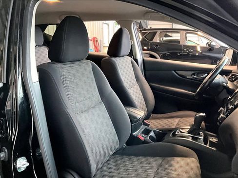 Used 2019 Nissan Rogue Sport SV w/ Technology Package FWD image 9