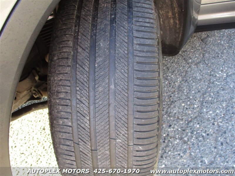 Used 2011 Porsche Cayenne Turbo AWD/4WD image 39