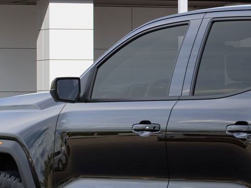 New 2026 GMC Canyon AT4 w/ Technology Plus Package AWD/4WD image 13