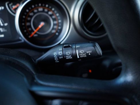 Used 2018 Jeep Wrangler Unlimited Sport AWD/4WD image 34
