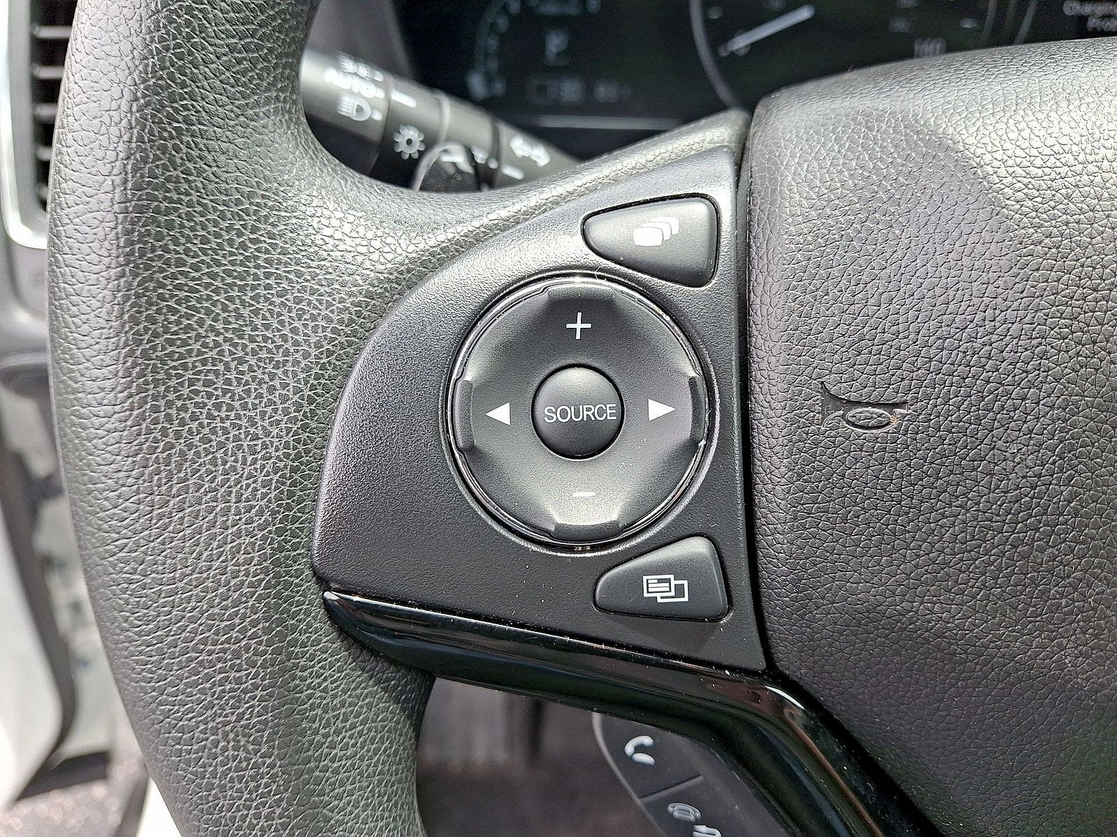 Used 2022 Honda HR-V EX image 17