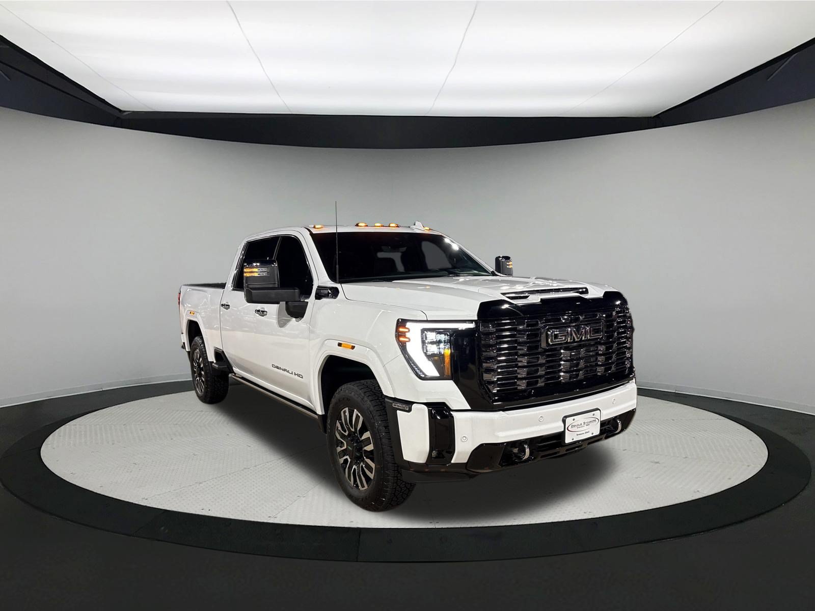 Used 2026 GMC Sierra 2500 Denali Ultimate AWD/4WD image 1