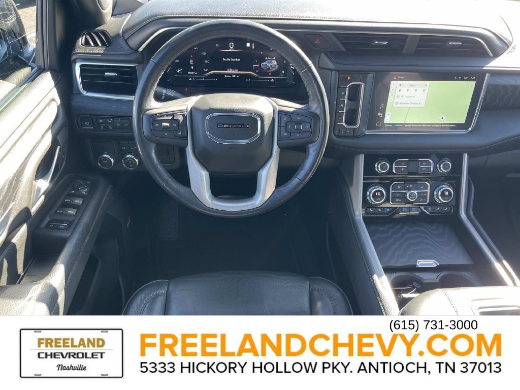 Used 2022 GMC Yukon XL Denali RWD image 16