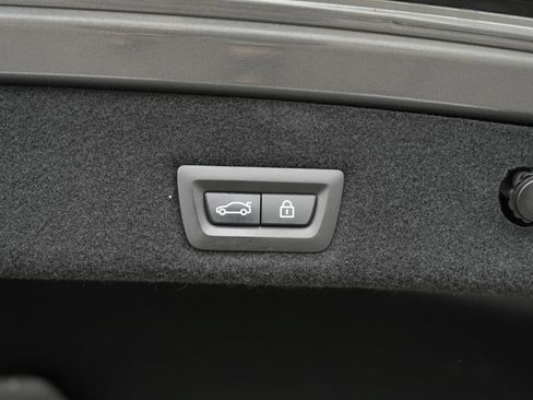 Used 2016 BMW 750i xDrive AWD/4WD image 16