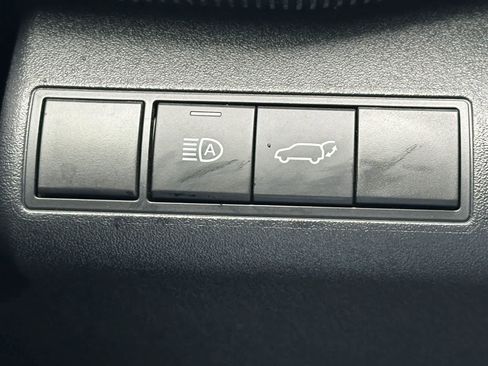 Certified 2025 Subaru Solterra Limited image 21