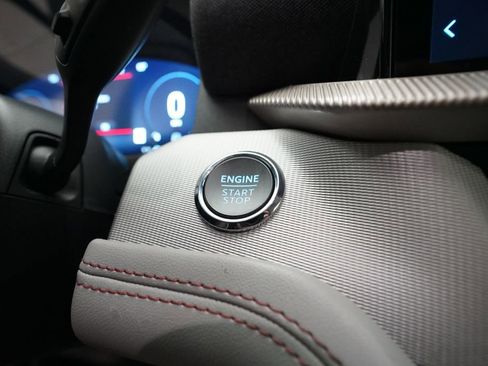 Used 2025 Ford Explorer Active w/ Active Comfort Package image 31